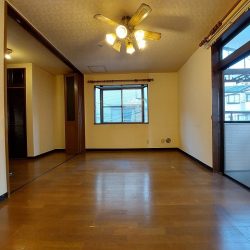 リビング兼洋室居間